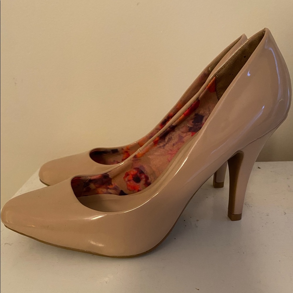 Fergalicious Tan Pumps. Size 7.5